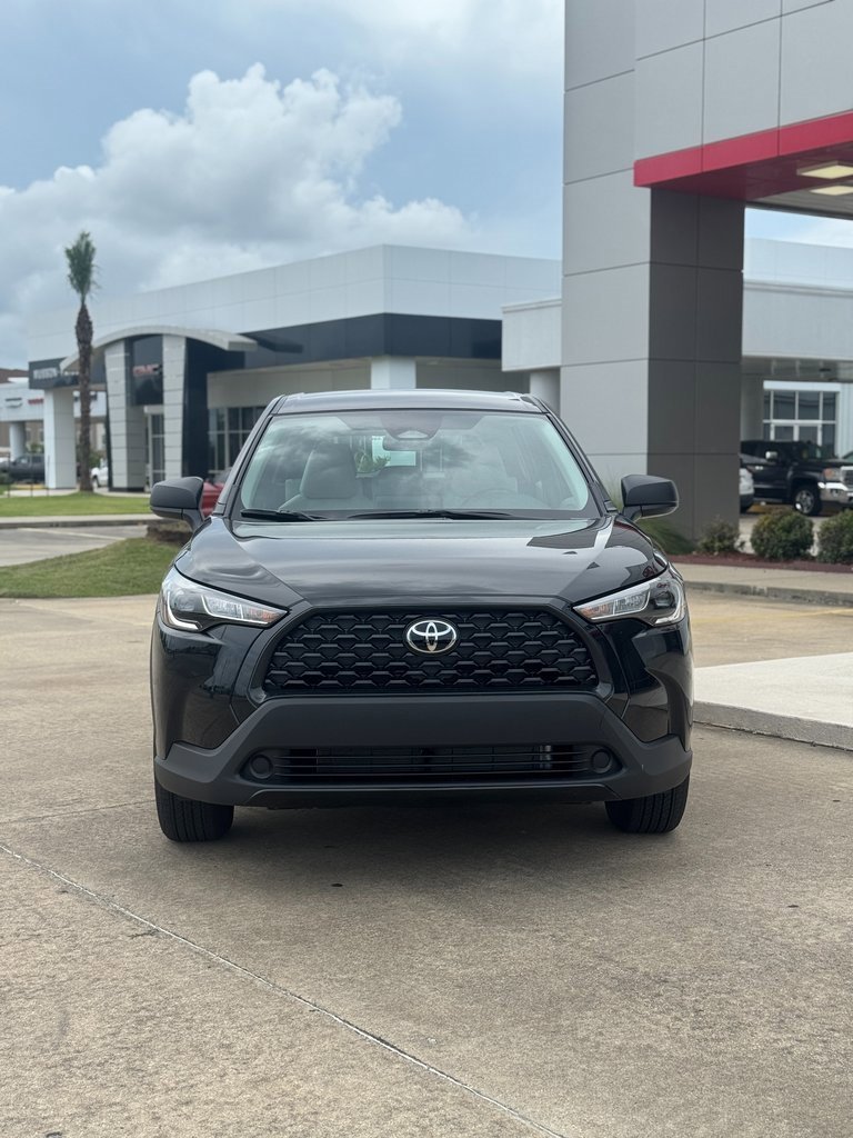 2025 Toyota Corolla Cross L photo 2