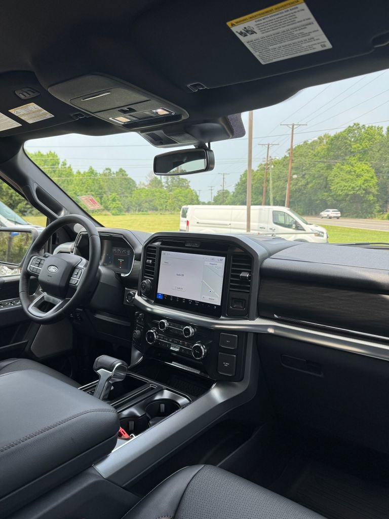2025 Ford F-150 Lariat - Photo 13