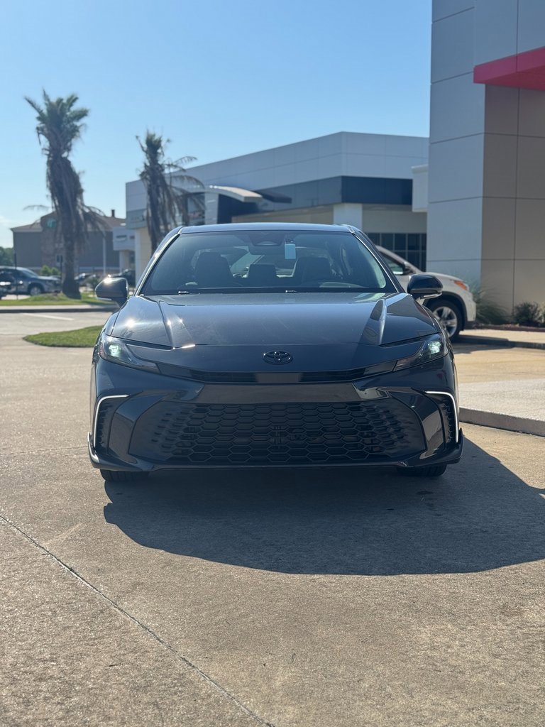2025 Toyota Camry SE photo 2