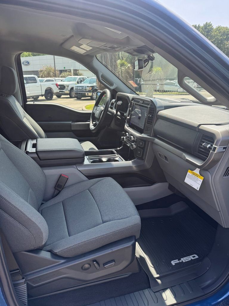 2025 Ford F-150 XLT - Photo 15