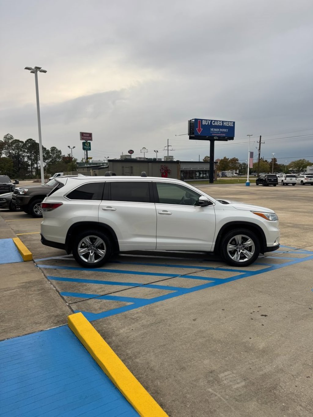 Used 2016 Toyota Highlander Limited V6 SUV