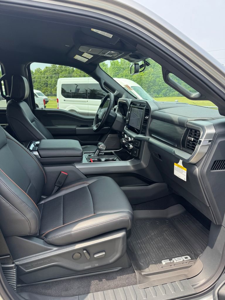 2025 Ford F-150 Lariat - Photo 12