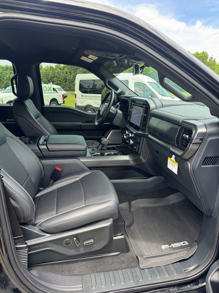 2025 Ford F-150 Lariat - Photo 12