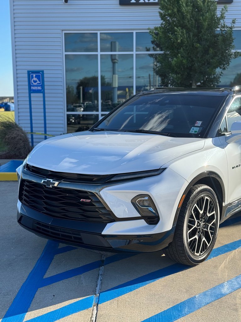 2023 Chevrolet Blazer RS photo 2