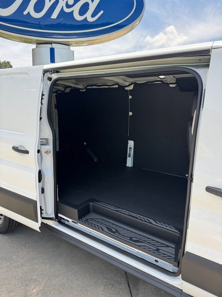 2025 Ford Transit Van Base - Photo 17