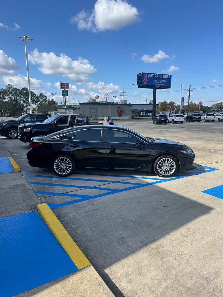 2019 Toyota Avalon Limited photo 4
