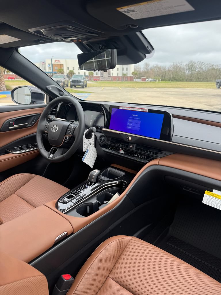 2026 Toyota Crown Signia Limited - Photo 16