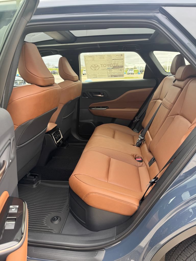 2026 Toyota Crown Signia Limited - Photo 19