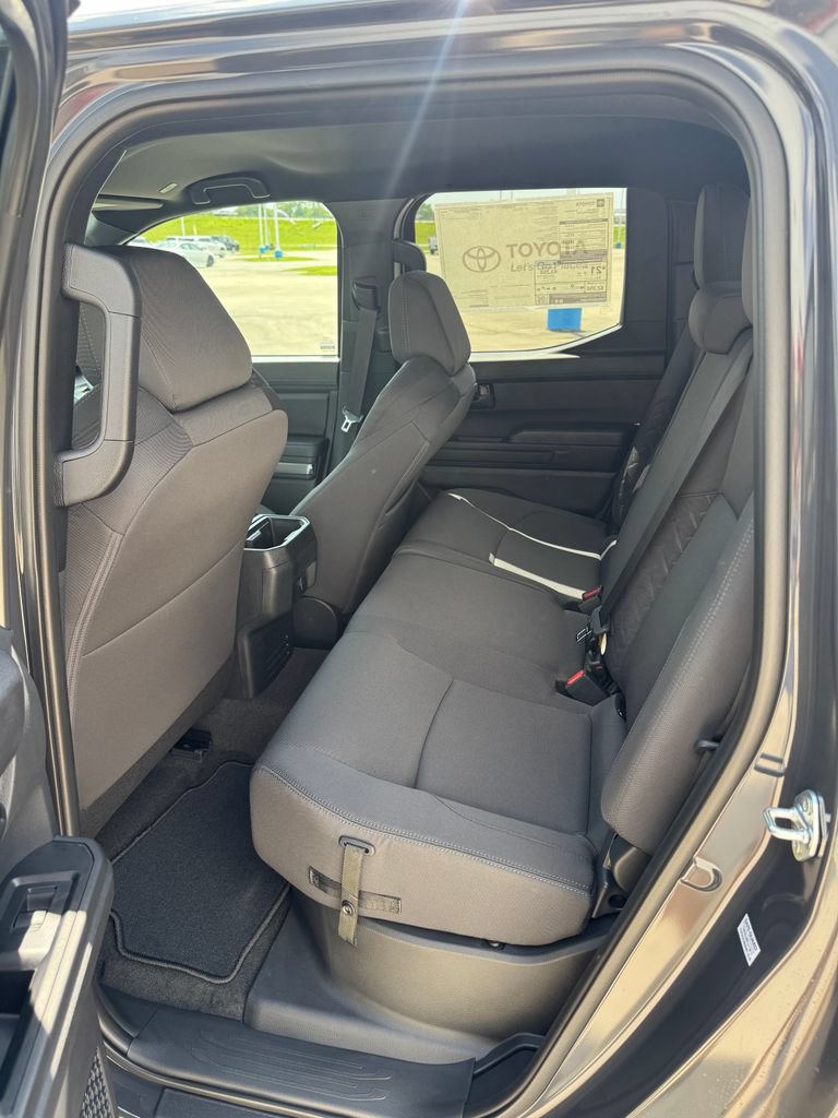 2026 Toyota Tacoma SR5 - Photo 17