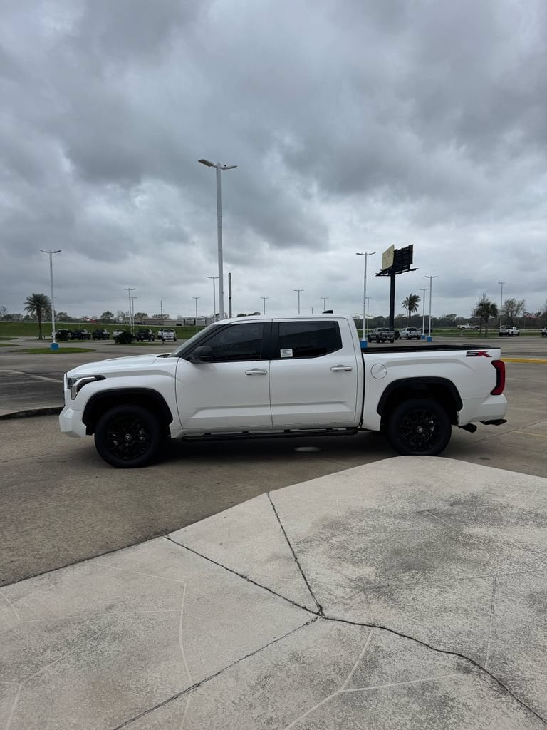 2026 Toyota Tundra SR5 - Photo 6