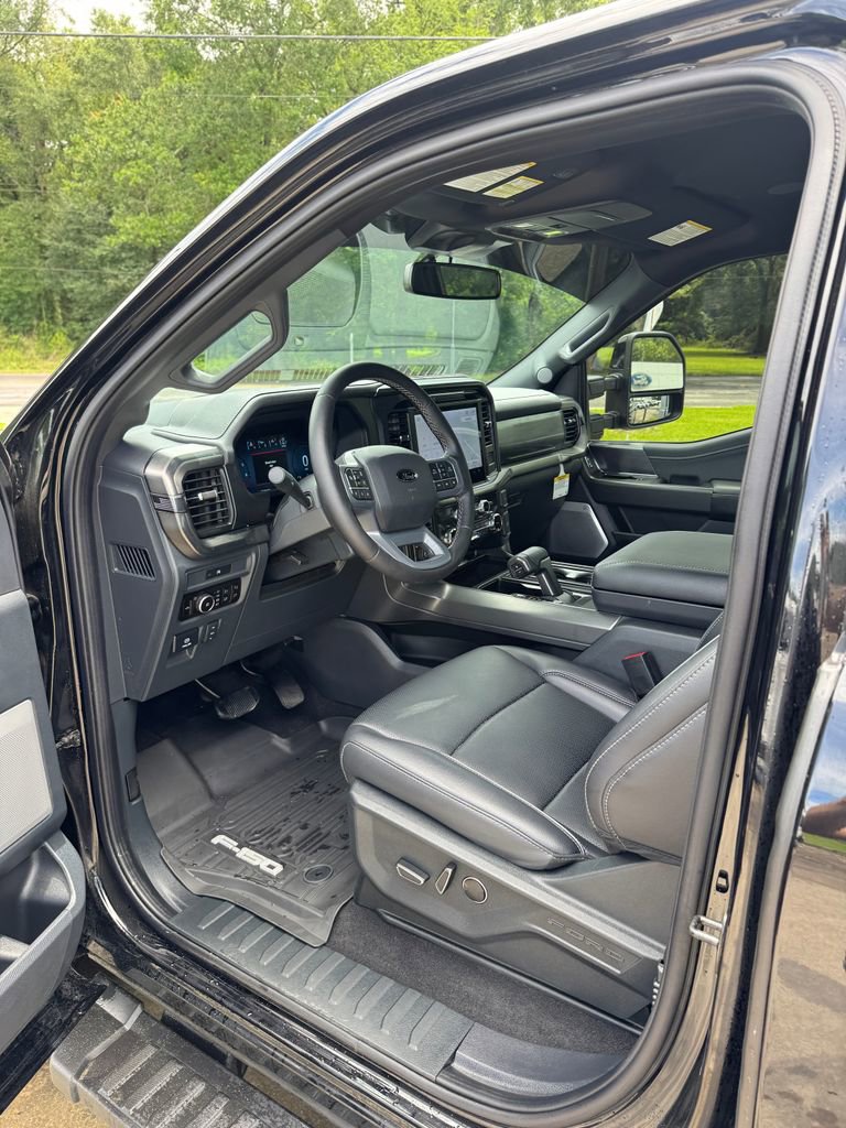 2025 Ford F-150 Lariat - Photo 10