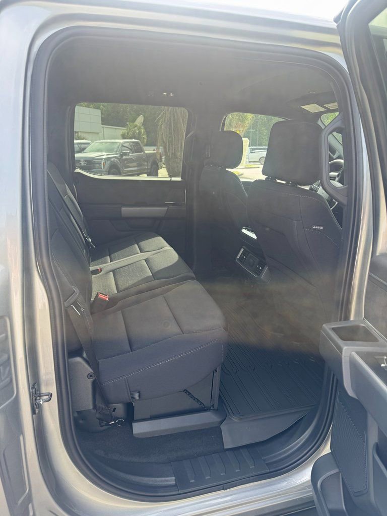 2025 Ford F-150 XLT - Photo 18
