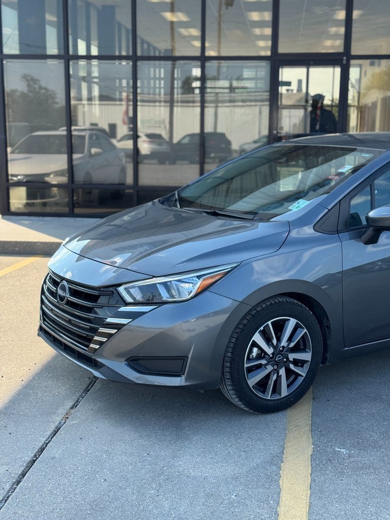2023 Nissan Versa 1.6 SV photo 2