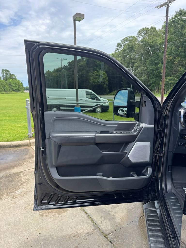 2025 Ford F-150 Lariat - Photo 8