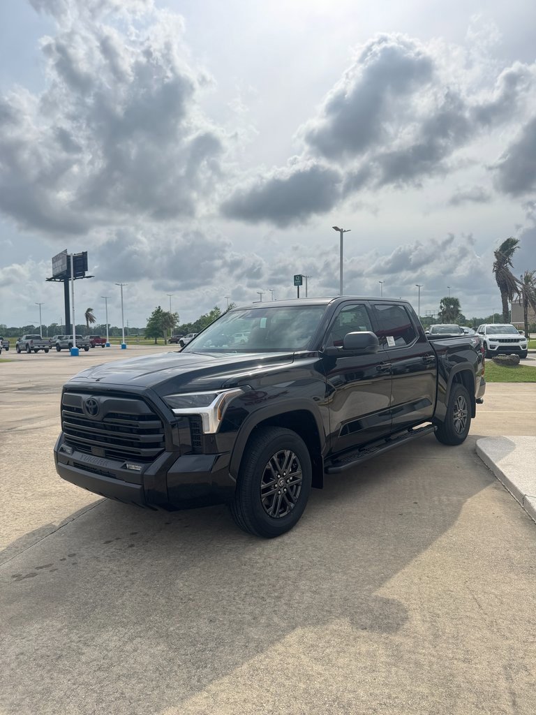 2025 Toyota Tundra SR5 photo 4
