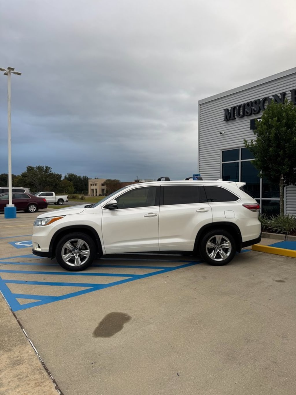 Used 2016 Toyota Highlander Limited V6 SUV