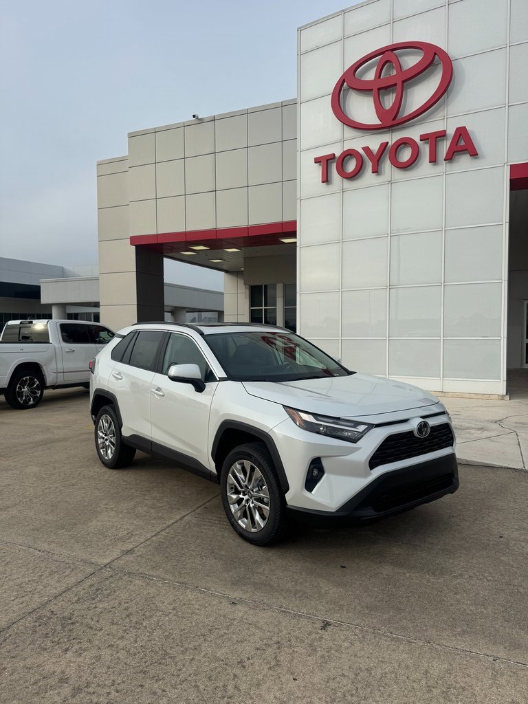 2025 Toyota RAV4 XLE Premium's photo