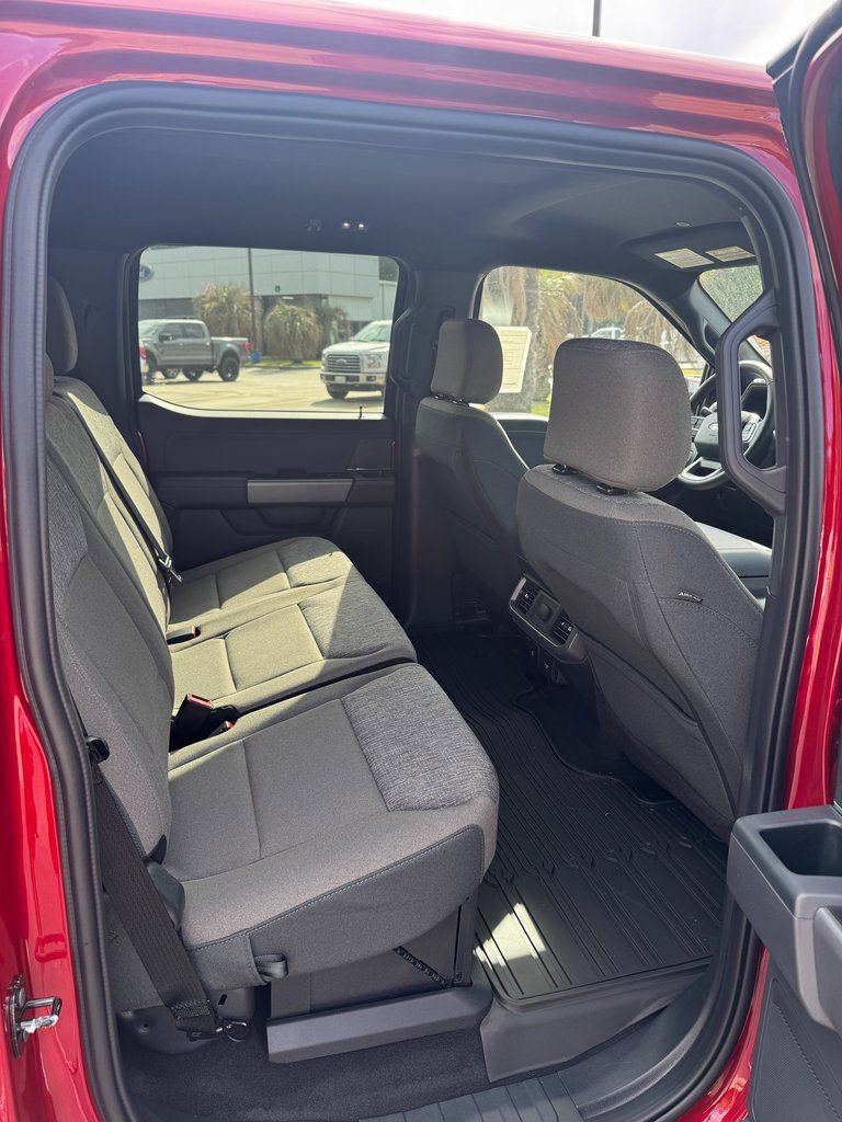2025 Ford F-150 XLT - Photo 18