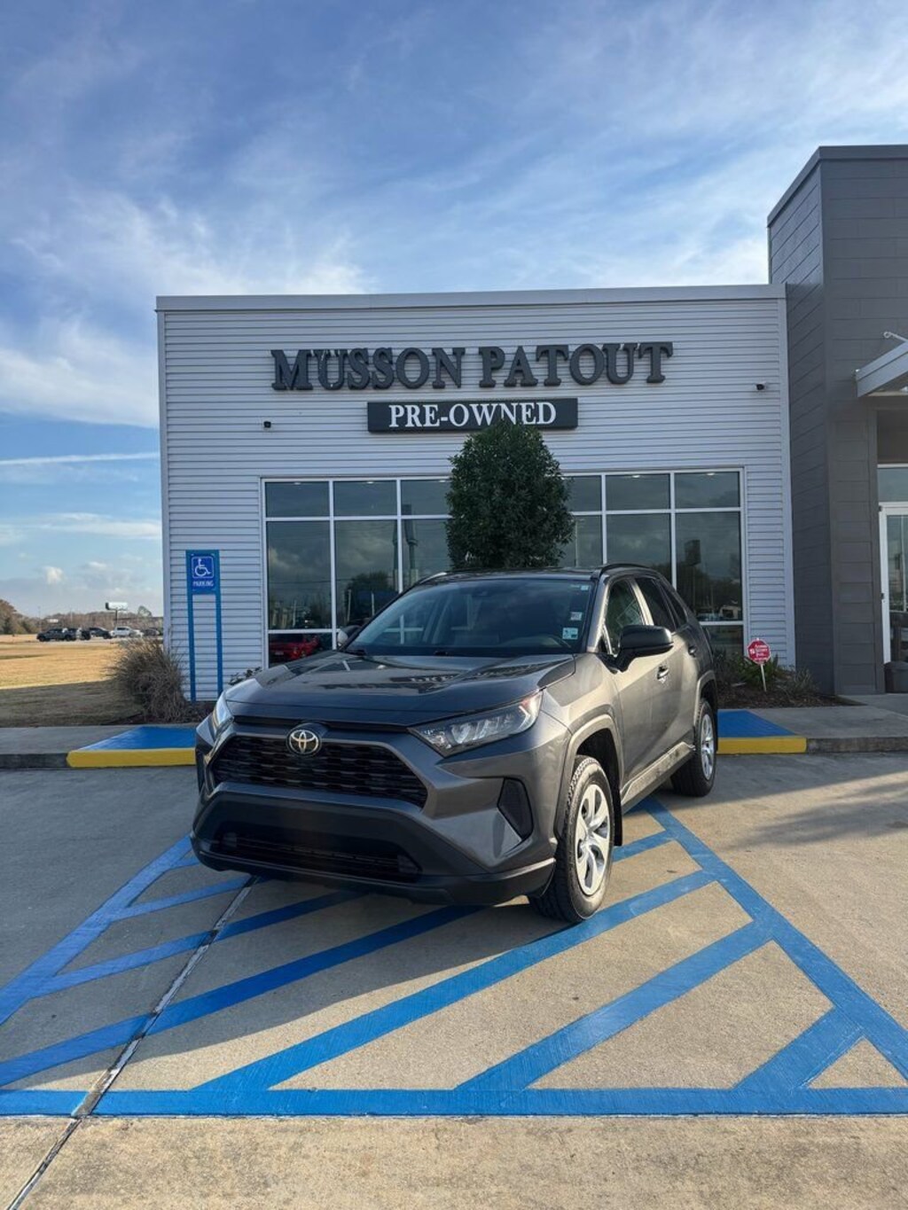 Used 2021 Toyota RAV4 LE SUV