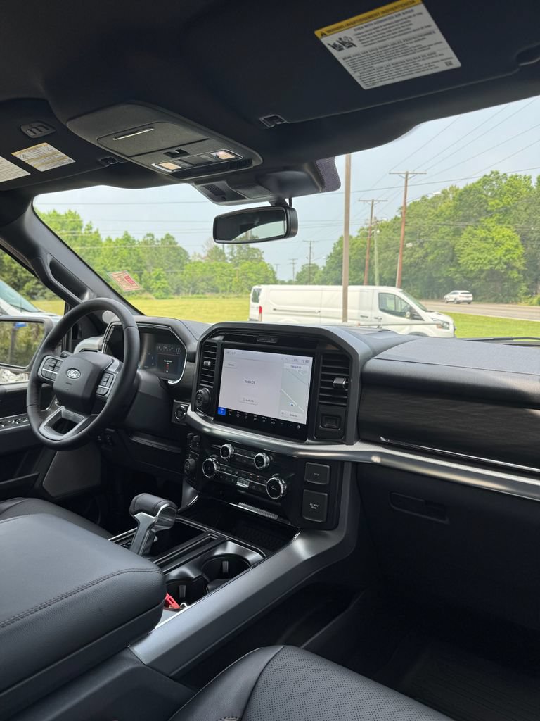 2025 Ford F-150 Lariat - Photo 13