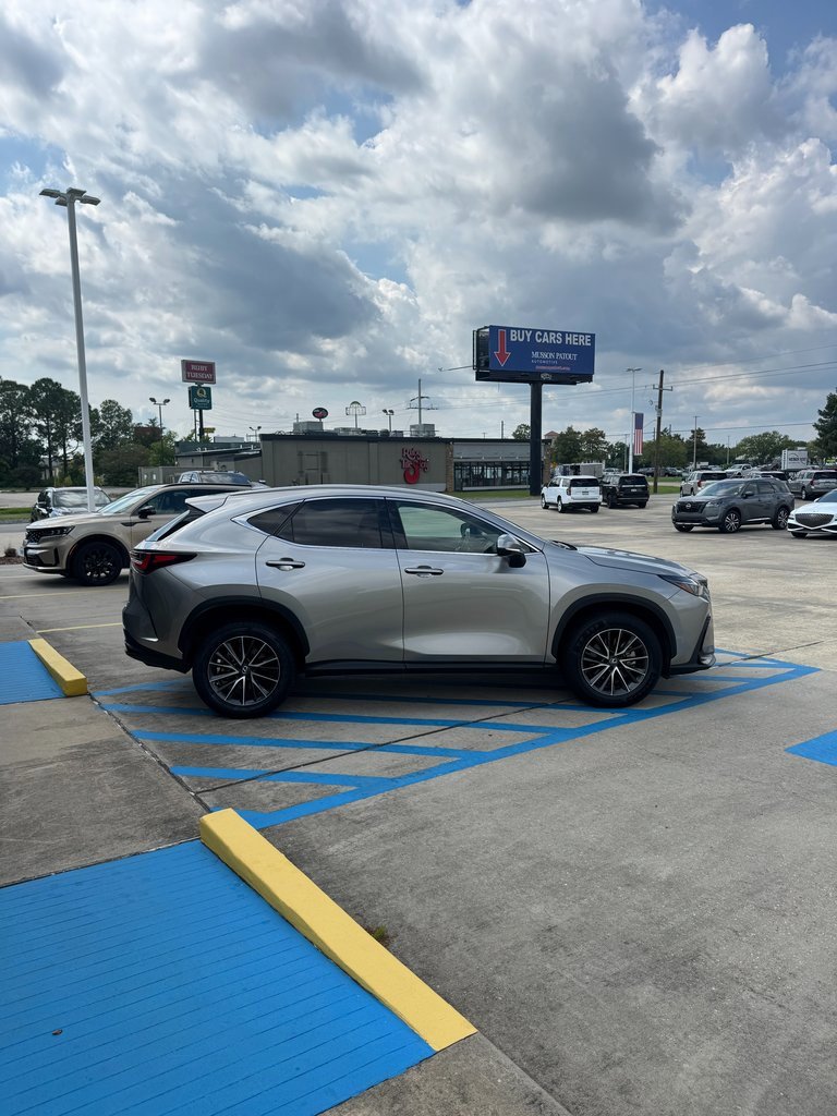 2023 Lexus NX 350 Premium photo 3