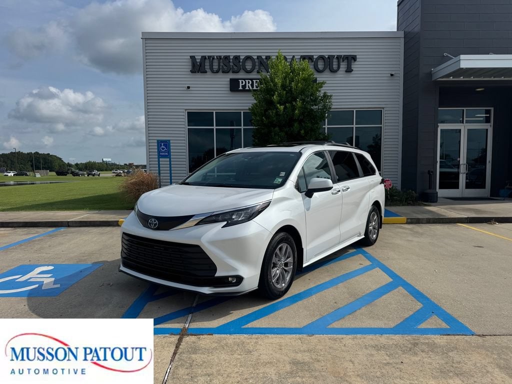 2025 Toyota Sienna XLE