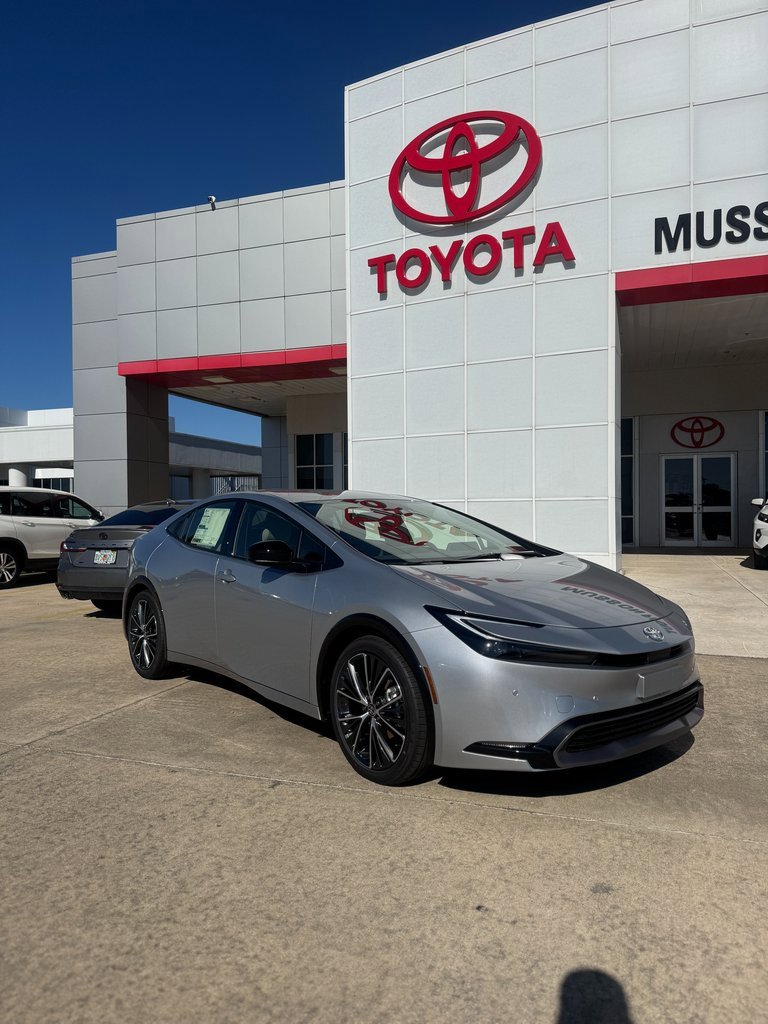 2026 Toyota Prius XLE's photo