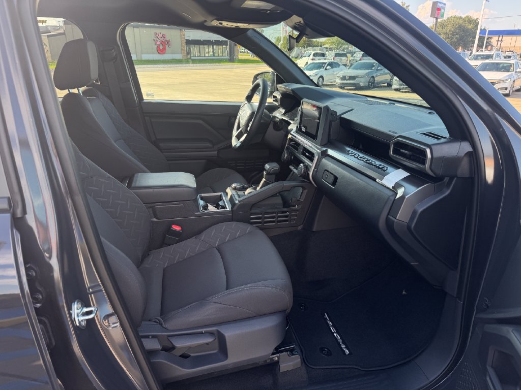 2026 Toyota Tacoma SR5 - Photo 12