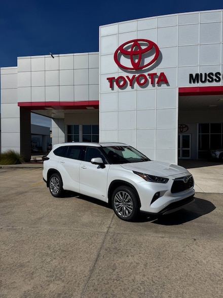 2026 Toyota Highlander Hybrid Platinum SUV