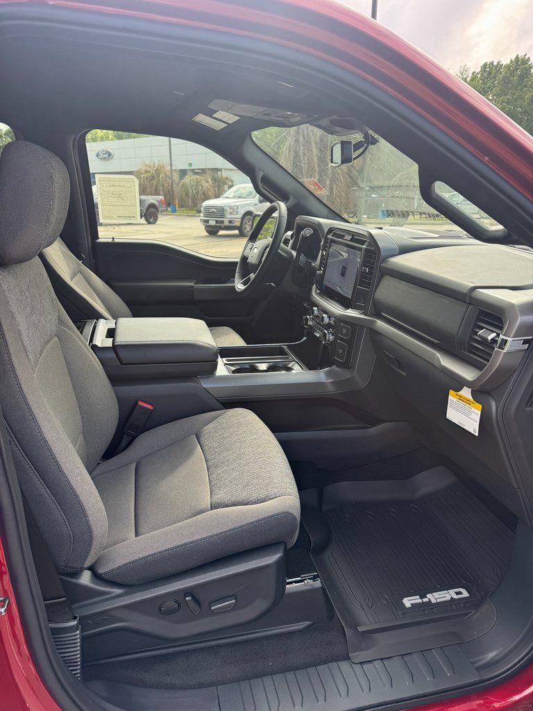 2025 Ford F-150 XLT - Photo 15