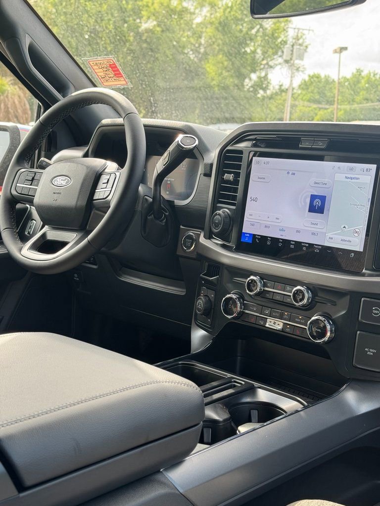 2025 Ford F-150 XLT - Photo 16
