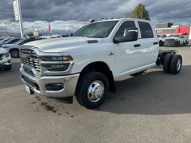 2026 RAM 3500 Chassis Tradesman - Photo 7
