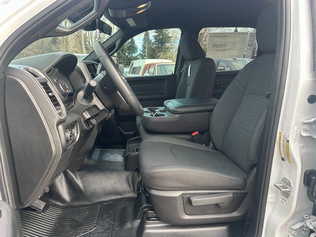 2026 RAM 3500 Chassis Tradesman - Photo 11