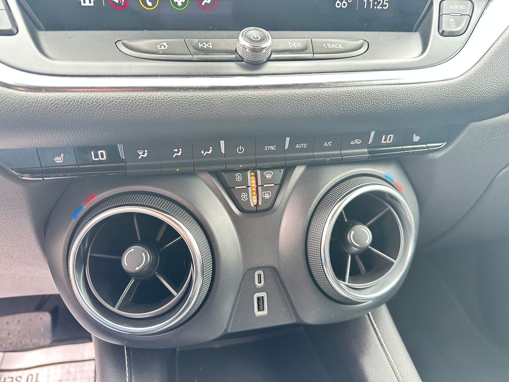 2025 Chevrolet Blazer 2LT - Photo 22
