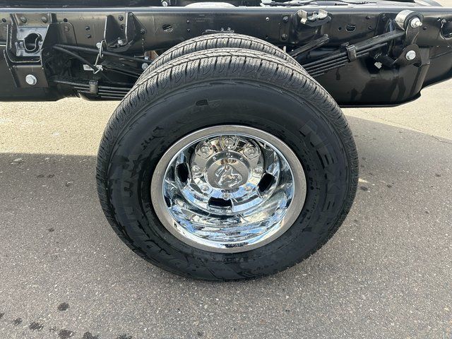 2026 RAM 3500 Chassis Tradesman - Photo 9