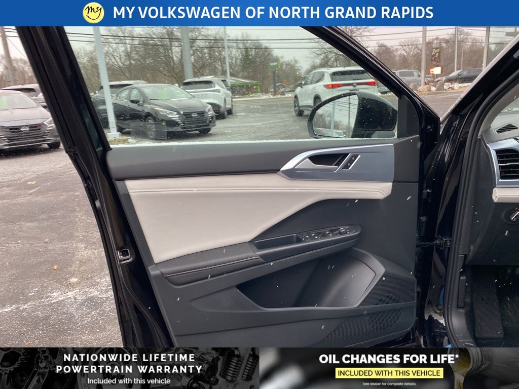 2026 Volkswagen Taos SE - Photo 6