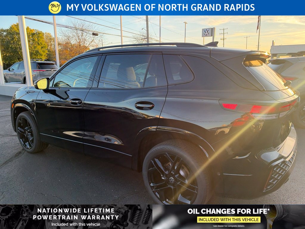 New 2027 Volkswagen Tiguan SE R-Line Black SUV