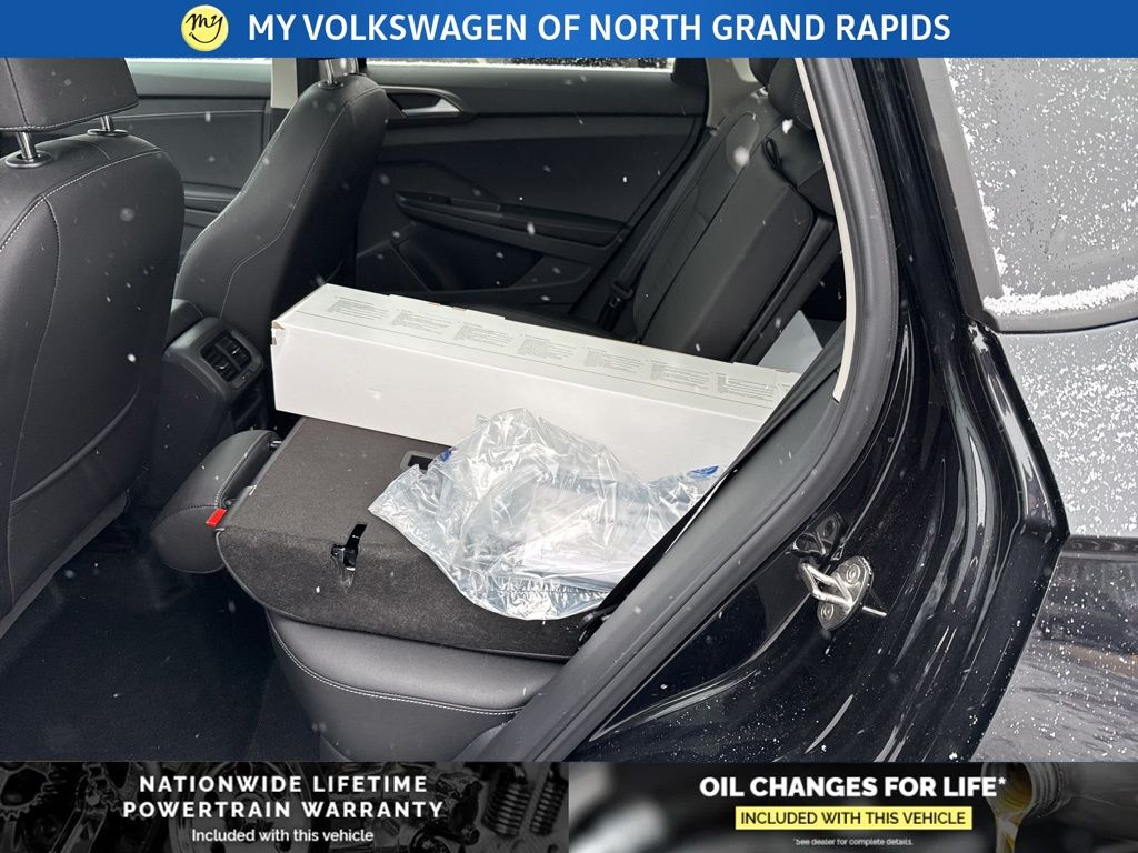 2026 Volkswagen Taos SE Black - Photo 22