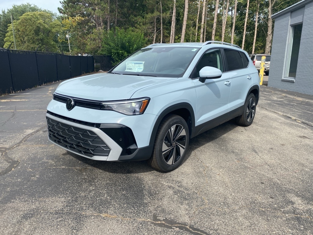 New 2025 Volkswagen Taos 1.5T SE SUV