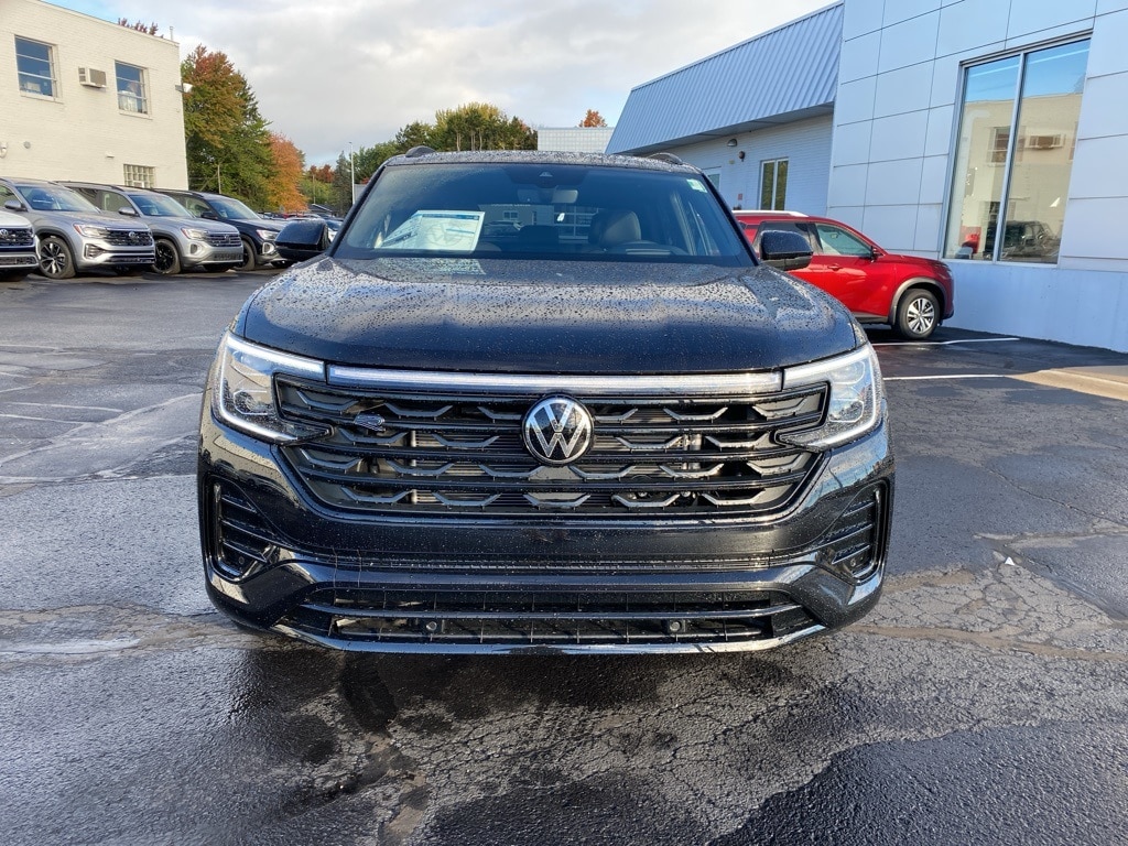 New 2026 Volkswagen Atlas Cross Sport 2.0T SEL R-Line Black SUV