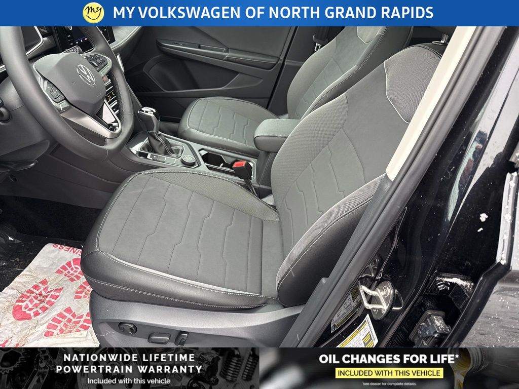 2026 Volkswagen Taos SE Black - Photo 20