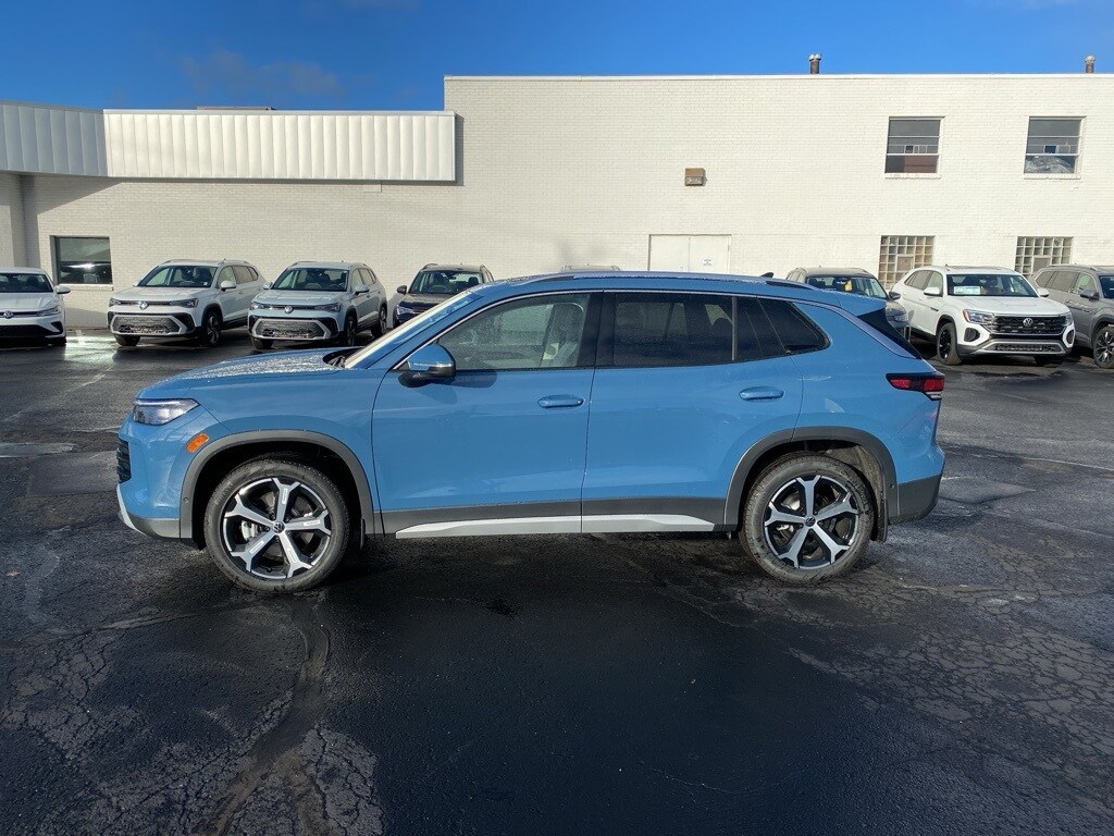 2026 Volkswagen Tiguan SE photo 4