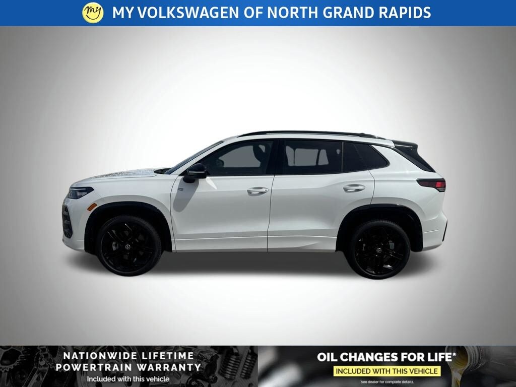 New 2026 Volkswagen Tiguan SE R-Line Black SUV