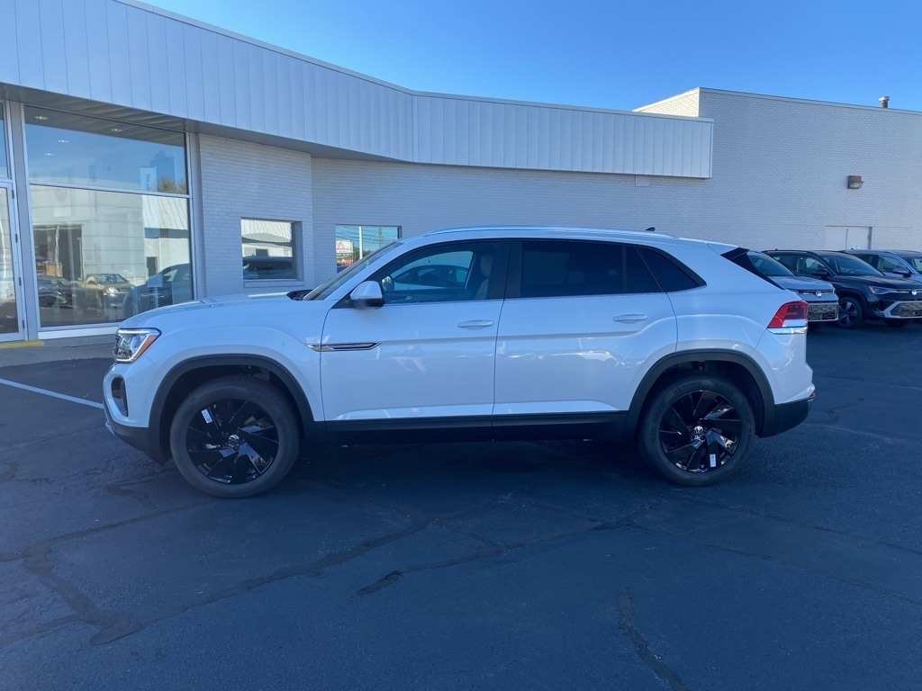 New 2026 Volkswagen Atlas Cross Sport 2.0T SE w/Technology SUV