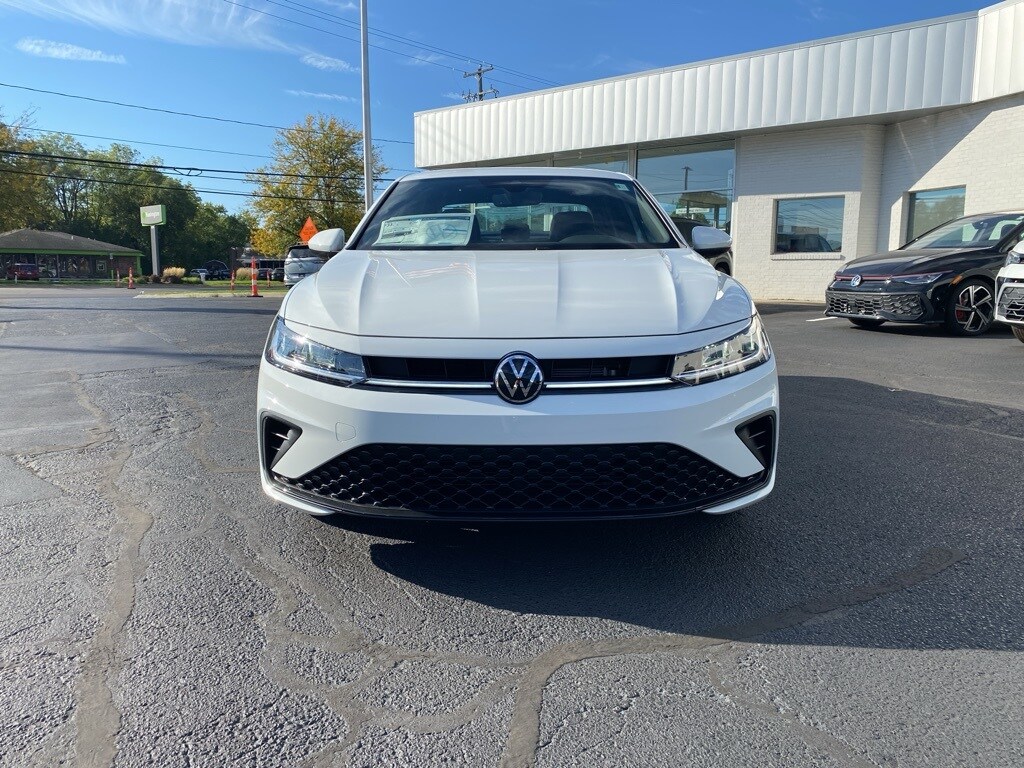 2026 Volkswagen Jetta 1.5T Sport photo 2