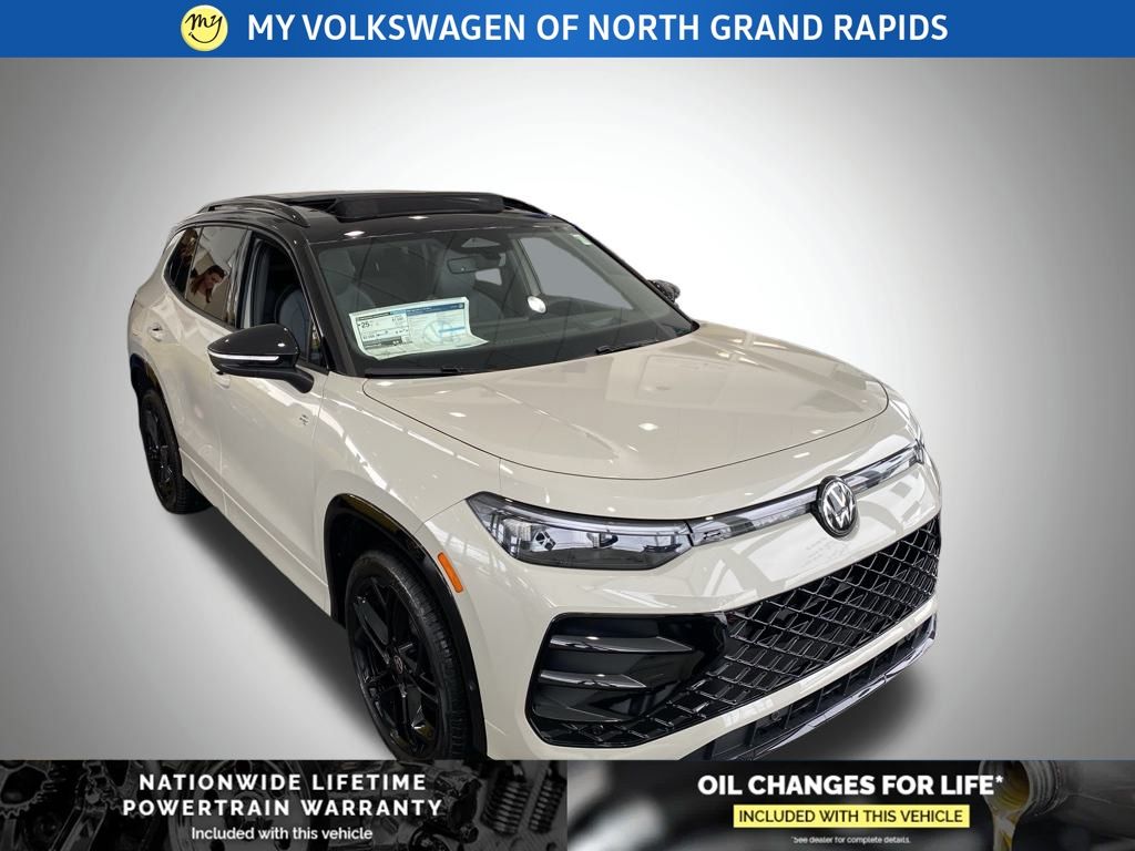 2026 Volkswagen Tiguan SE R-LINE BLACK's photo