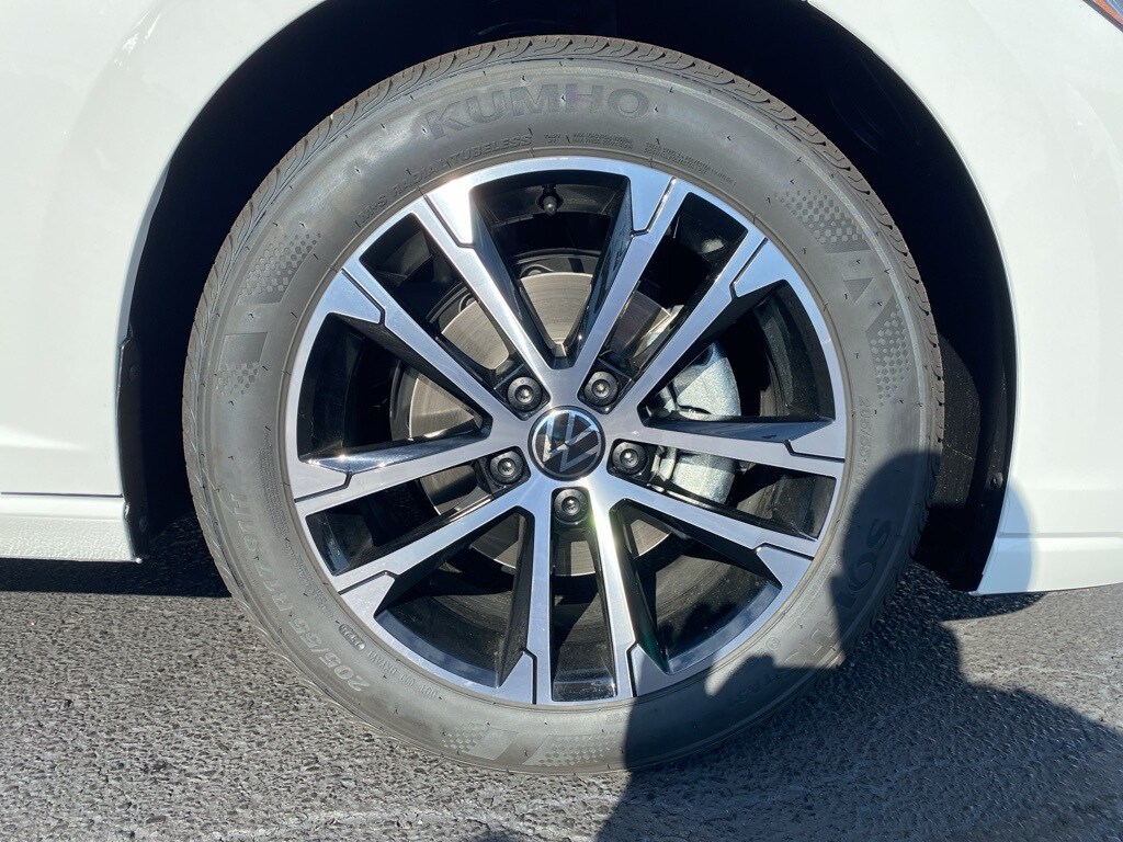 2026 Volkswagen Jetta 1.5T Sport photo 4