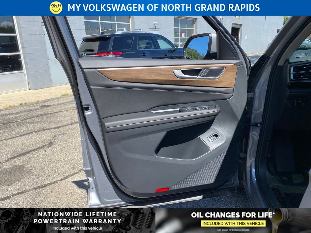 2026 Volkswagen Atlas SE w/Tech - Photo 6