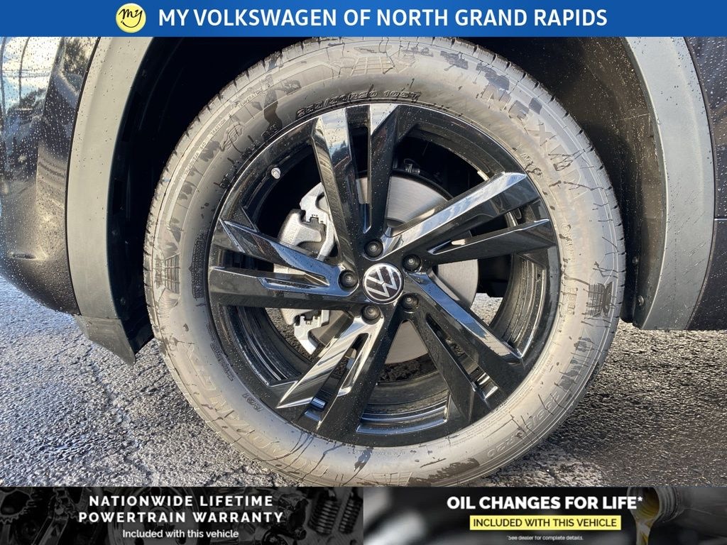 New 2026 Volkswagen Atlas Cross Sport 2.0T SEL R-Line Black SUV