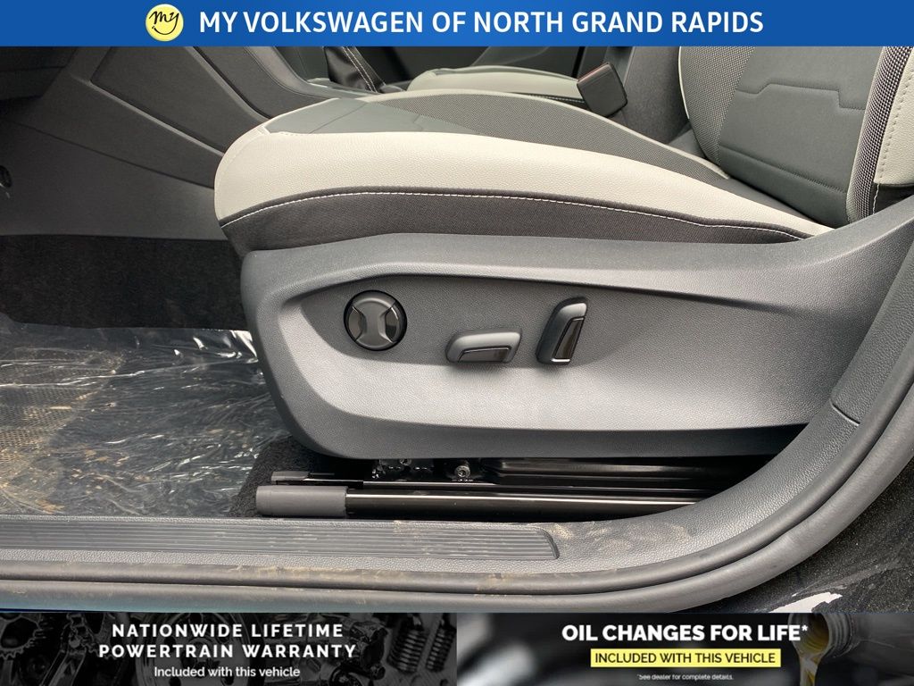 2026 Volkswagen Taos SE - Photo 8